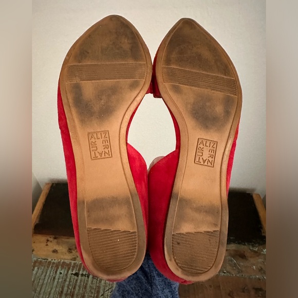 Women’s Naturalizer Suede Samantha Suede Cut Out Flats | Size 9 - Picture 4 of 6